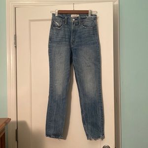 Abercrombie & Fitch high rise mom jeans size 25